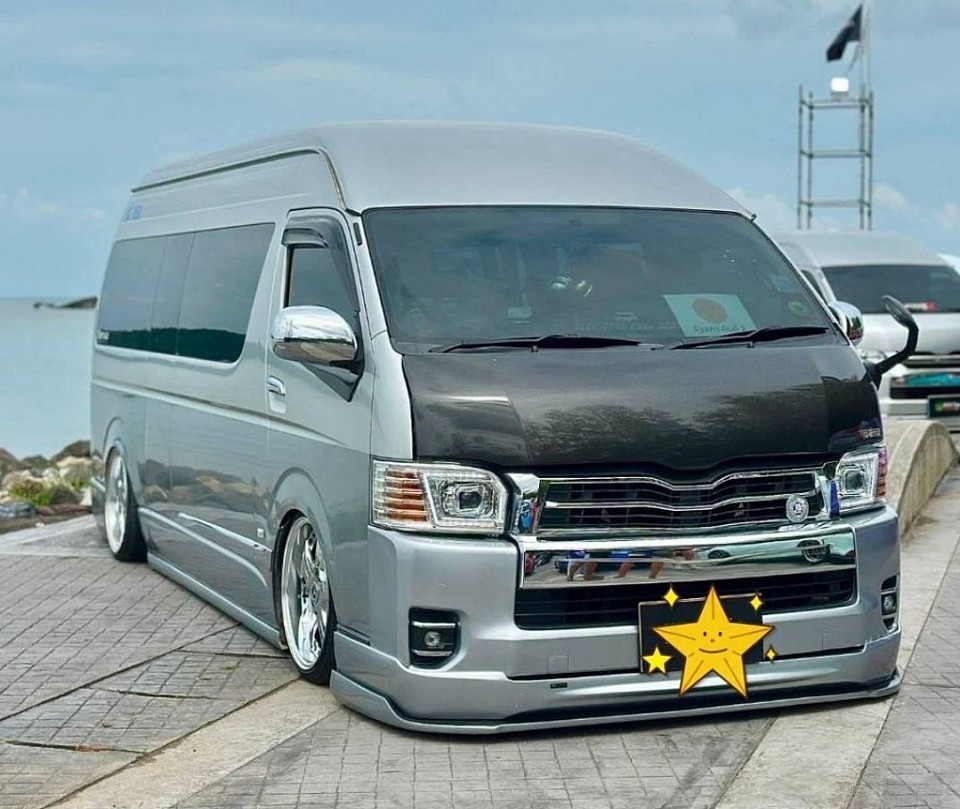 รถตู้ VIP แต่งทั้งคัน