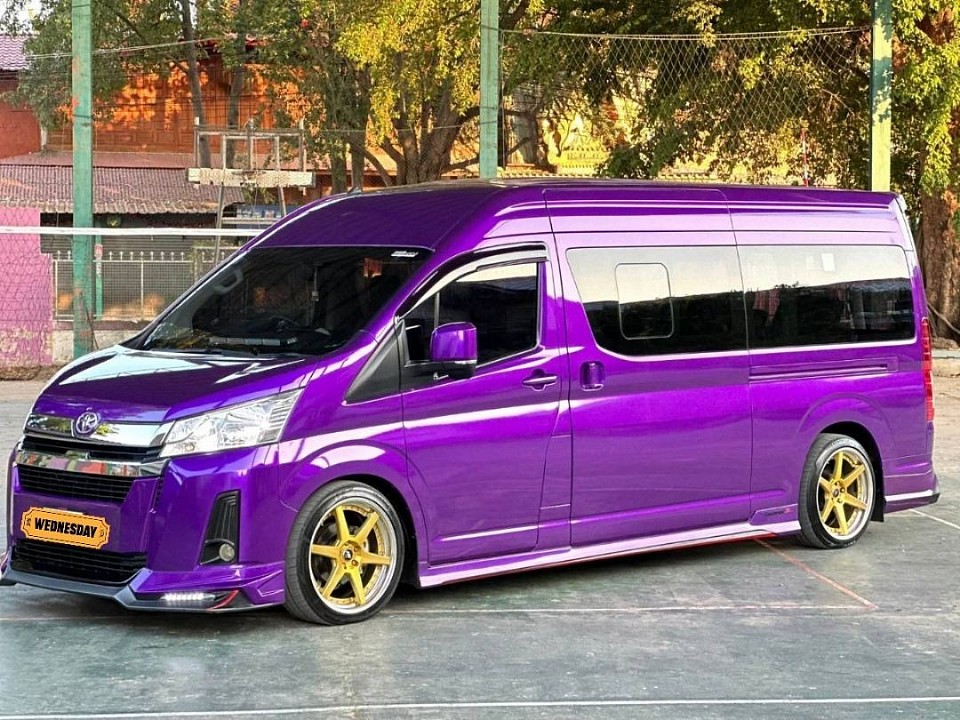 รถตู้ VIP รุ่นใหม่ล่าสุด